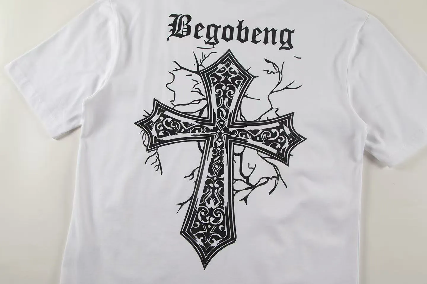 🅿️146 Style: 2025 new Croix Heart short-sleeved T-shirt Material: High version 300g double yarn combed cotton Size: S～XL Color: White Style number: Z010